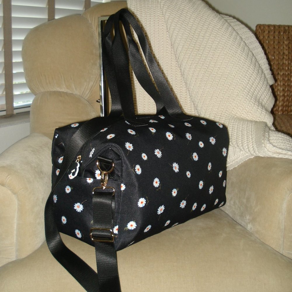 NEW Auth. ALICE & OLIVIA Weekender Daisy Print Canvas Duffle Bag